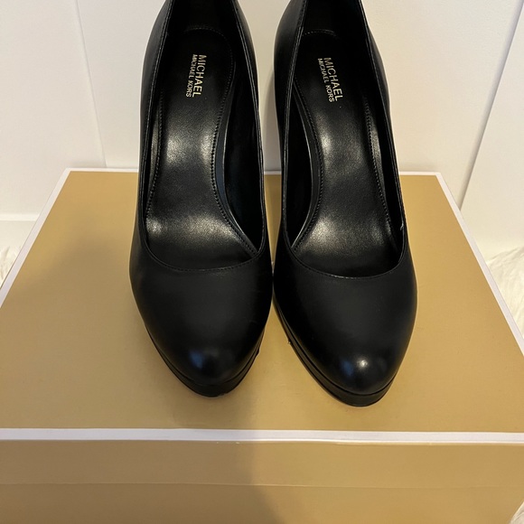 Michael Kors Hamilton heel - Picture 2 of 3